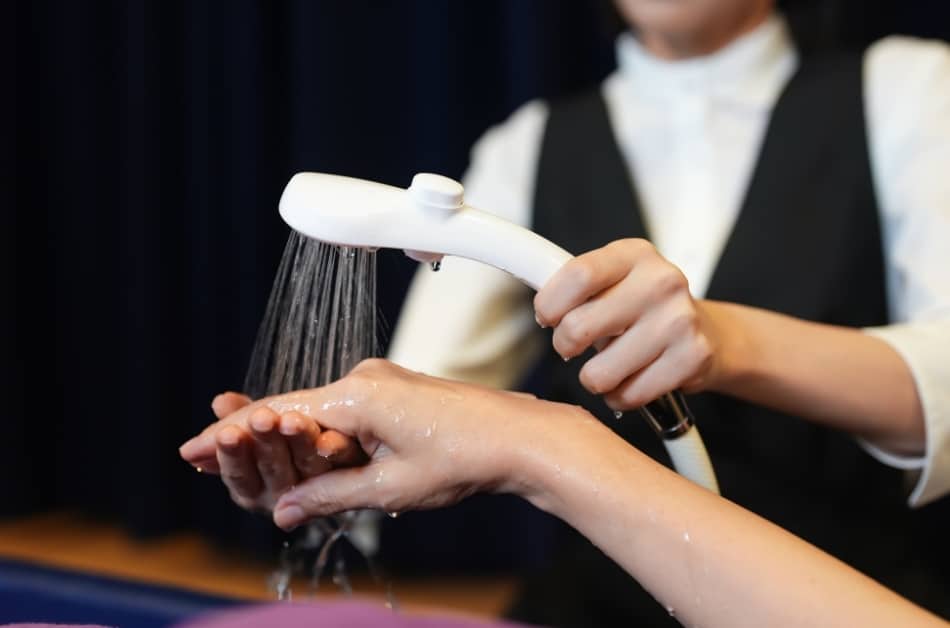 洗顔・顔そり・洗髪・お身体の洗浄